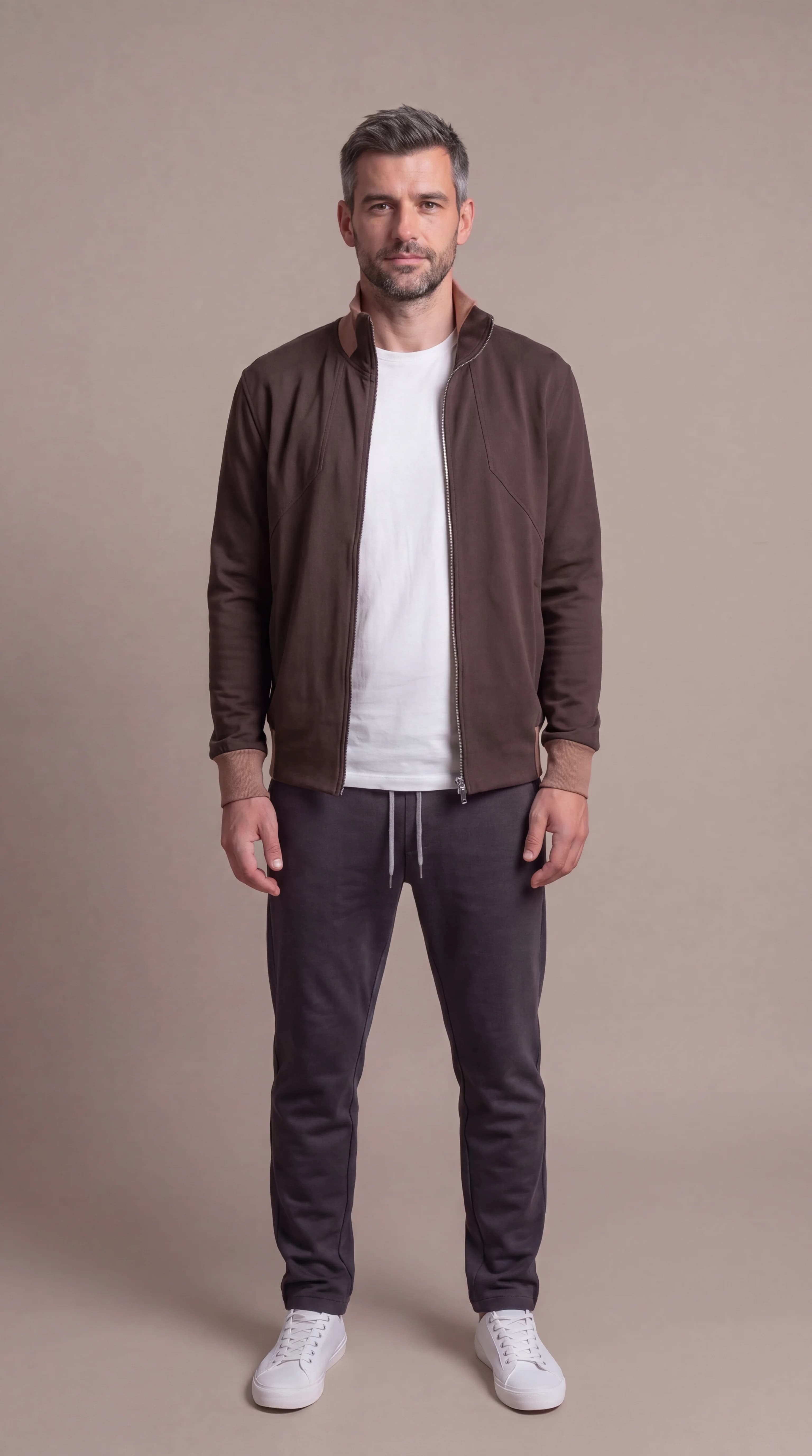 Кофта Стержень коричневая, вид спереди — шоколадный тон, молния YKK