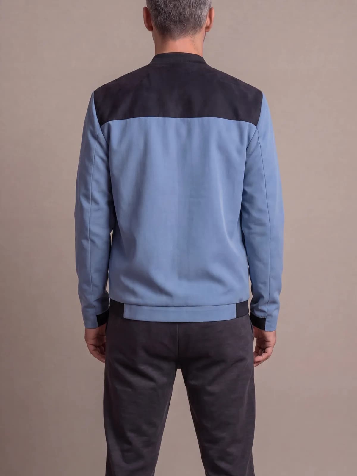 Куртка-бомбер Цельный, вид сзади — Vecanto